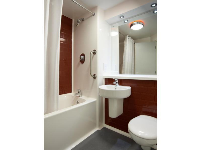 Travelodge Wadebridge Exteriér fotografie